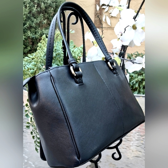 Coach Peyton Black Leather Double Zip Crossbody - Picture 4 of 11